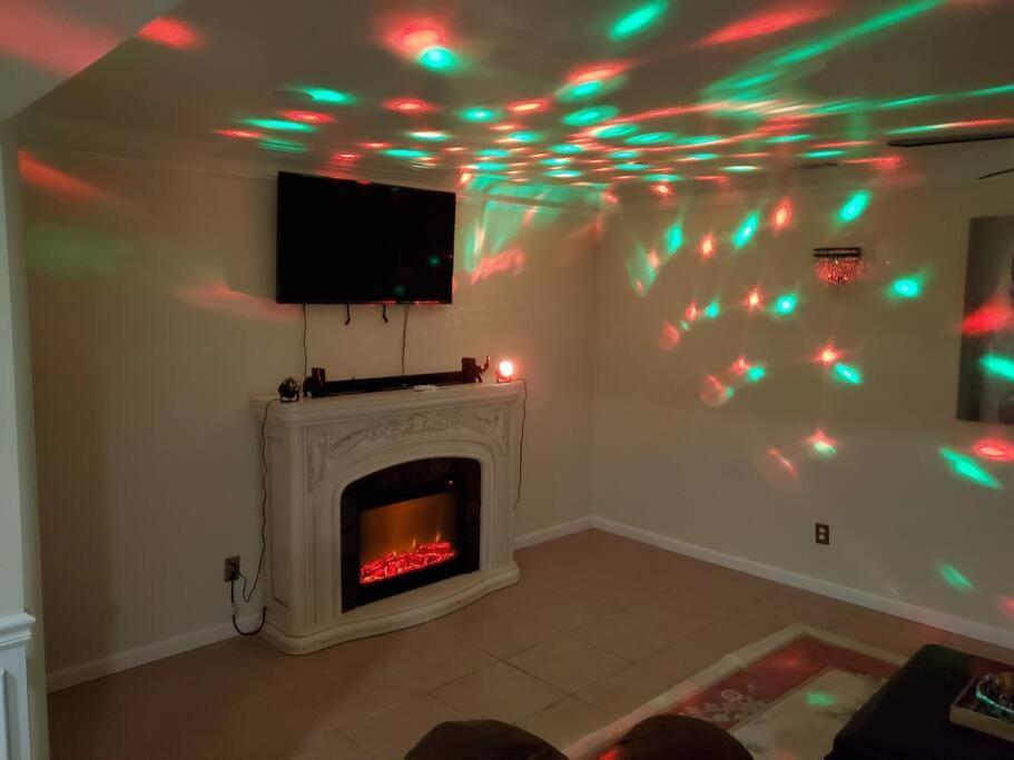 Entire Apartment Suite Family Singles Couples Nurses Dinners Business Meetings Lithonia Exterior photo
