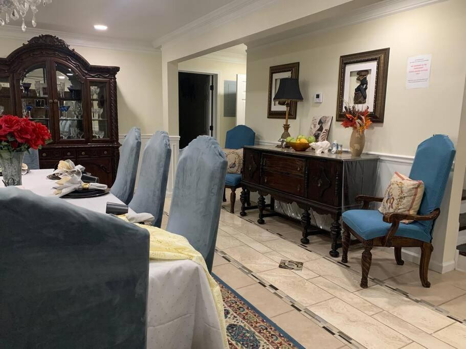 Entire Apartment Suite Family Singles Couples Nurses Dinners Business Meetings Lithonia Exterior photo