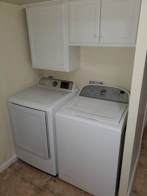 Entire Apartment Suite Family Singles Couples Nurses Dinners Business Meetings Lithonia Exterior photo