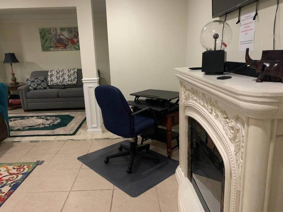 Entire Apartment Suite Family Singles Couples Nurses Dinners Business Meetings Lithonia Exterior photo
